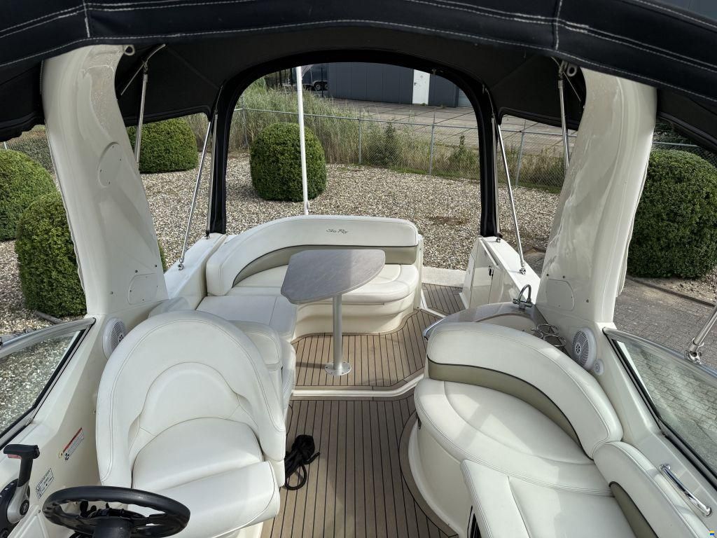 Sea Ray Sundancer 275