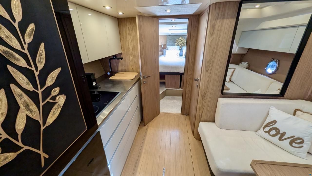SESSA MARINE C43 – 680 H – VOLVO D6 IPS