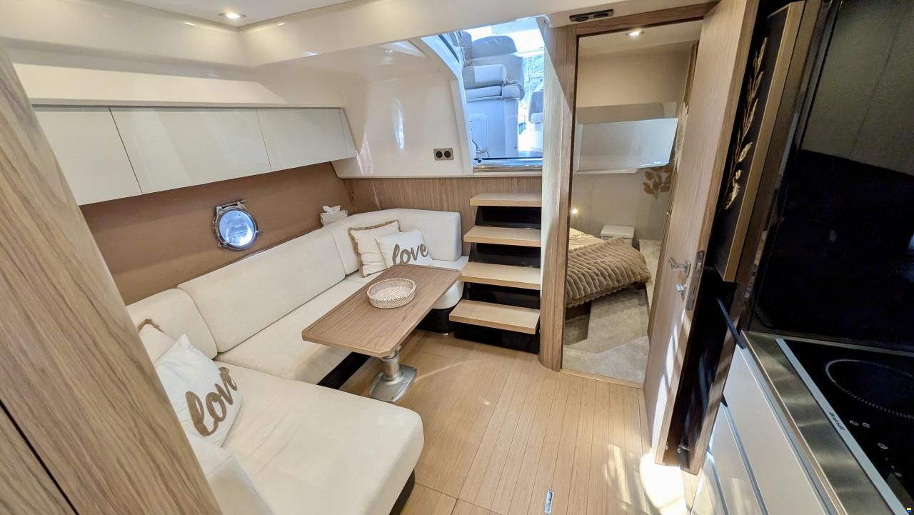 SESSA MARINE C43 – 680 H – VOLVO D6 IPS