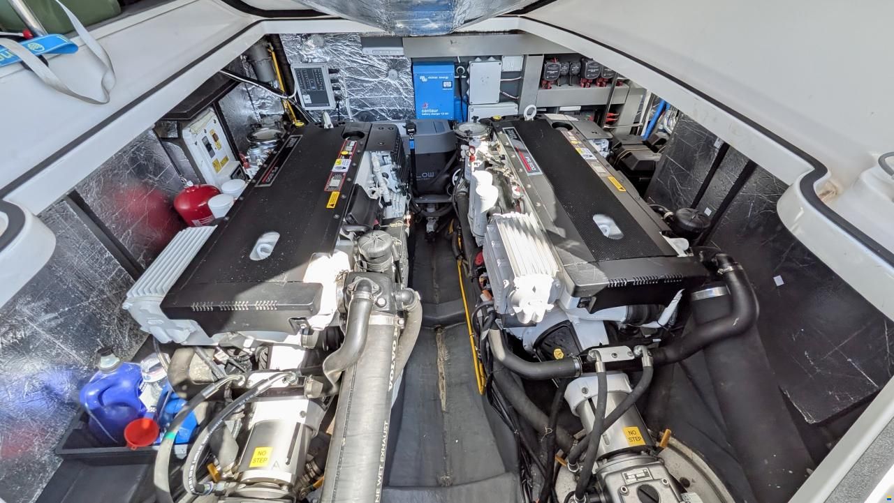 SESSA MARINE C43 – 680 H – VOLVO D6 IPS