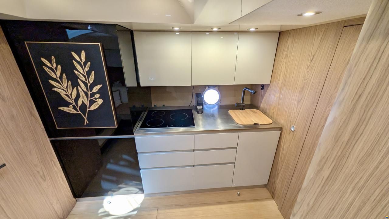 SESSA MARINE C43 – 680 H – VOLVO D6 IPS