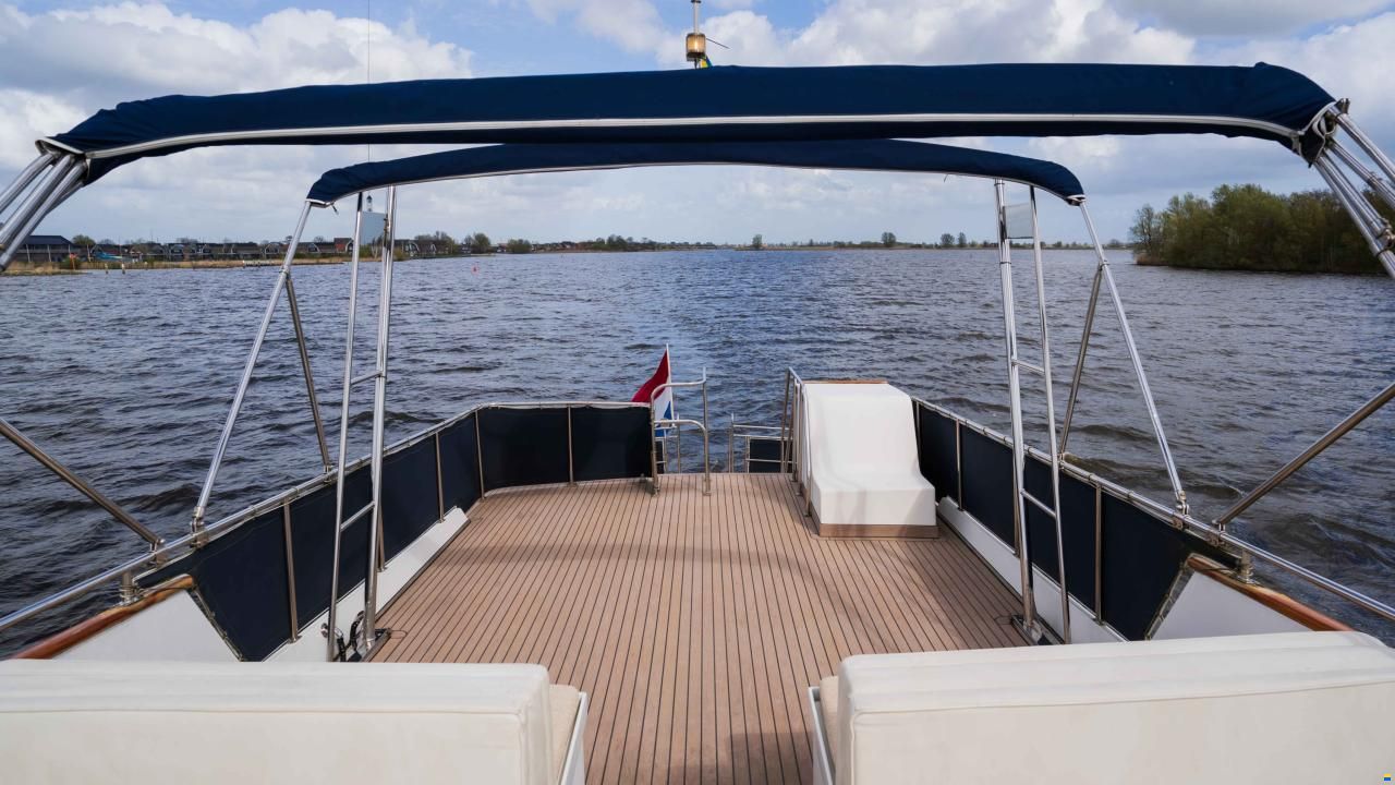 American Marine 49 motoryacht