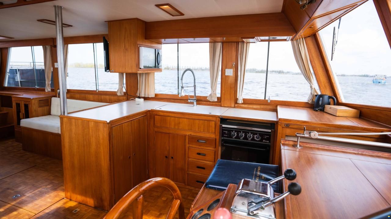 American Marine 49 motoryacht