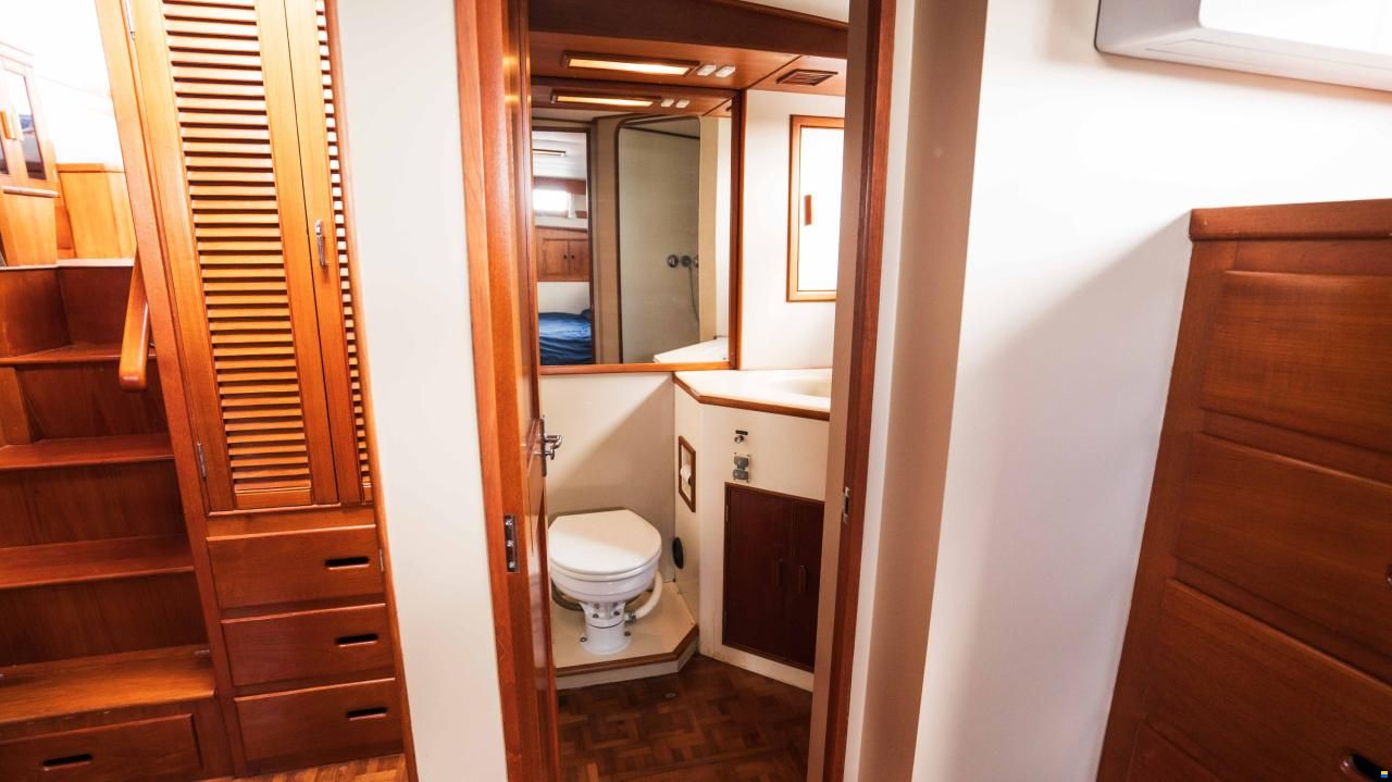 American Marine 49 motoryacht