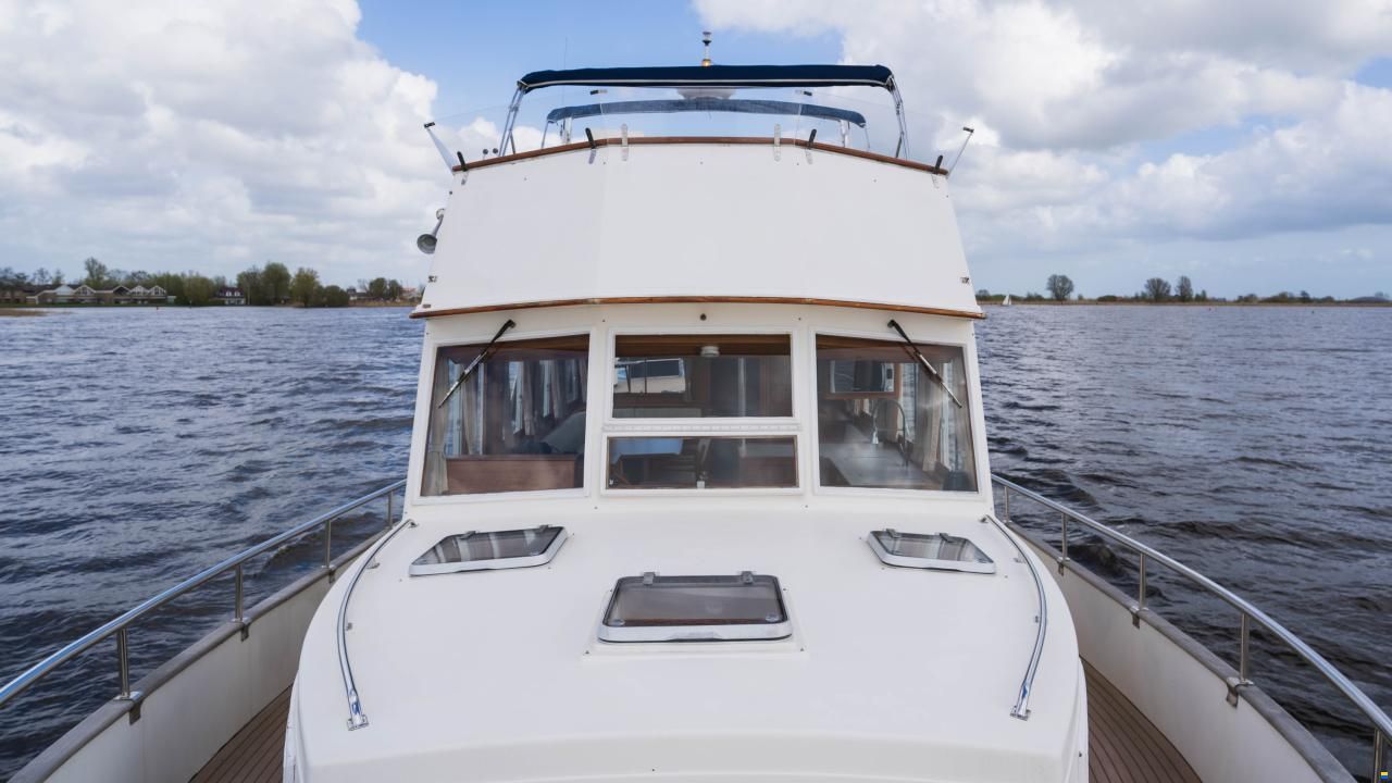 American Marine 49 motoryacht