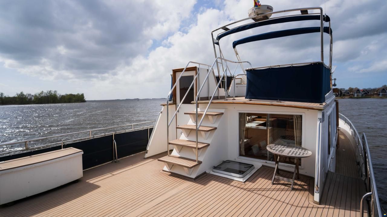 American Marine 49 motoryacht