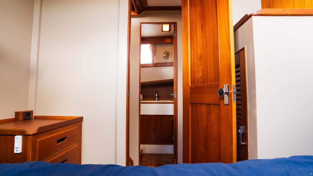American Marine 49 motoryacht