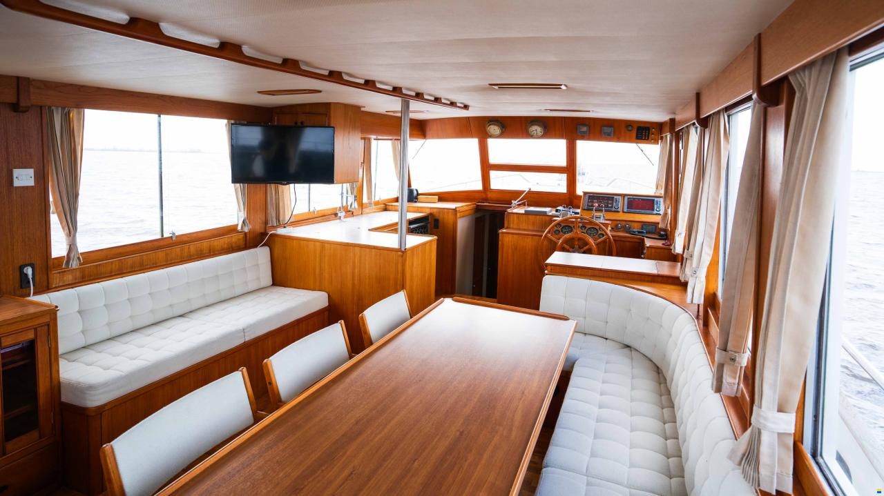 American Marine 49 motoryacht