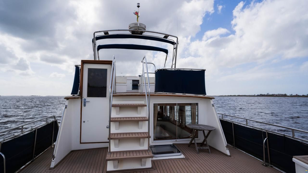 American Marine 49 motoryacht