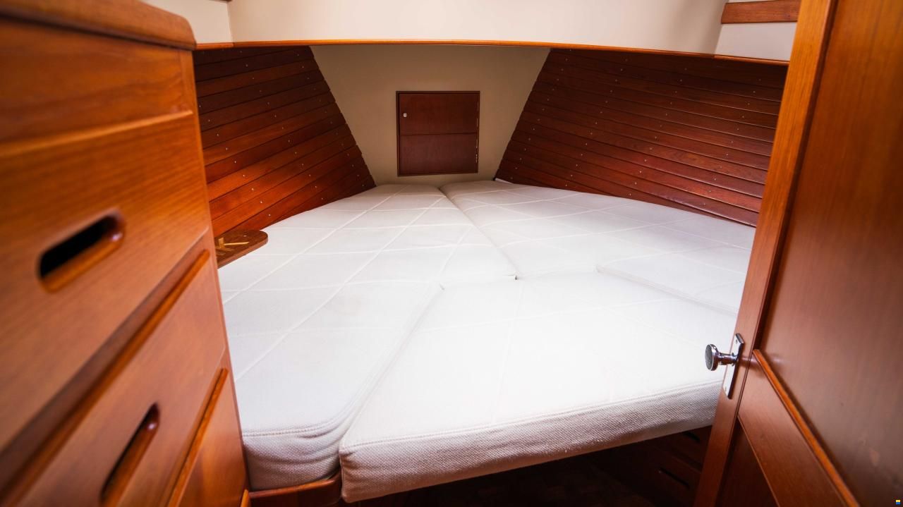 American Marine 49 motoryacht