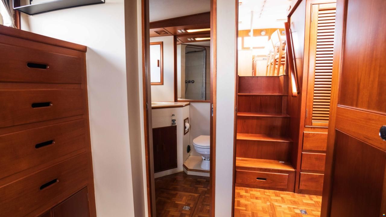 American Marine 49 motoryacht