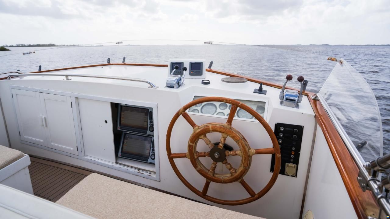 American Marine 49 motoryacht