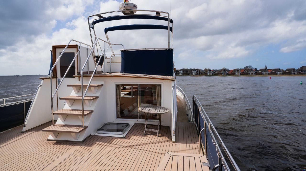 American Marine 49 motoryacht