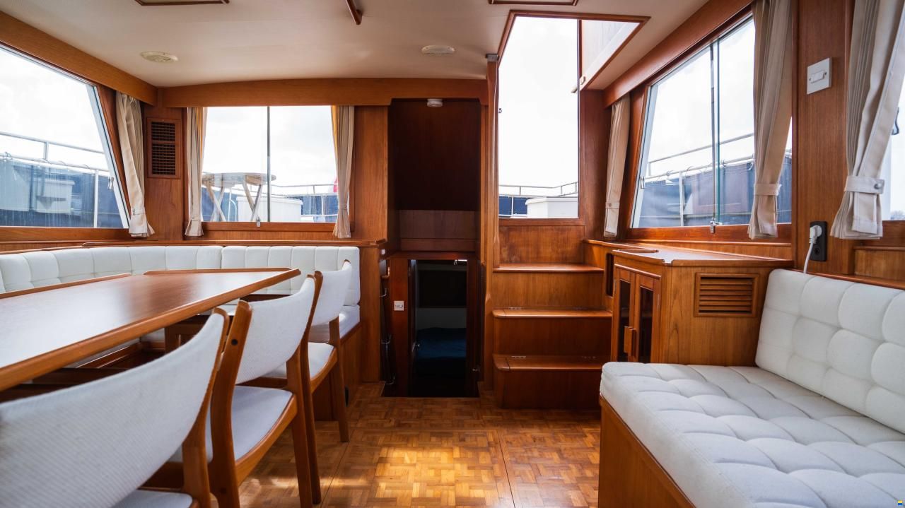 American Marine 49 motoryacht