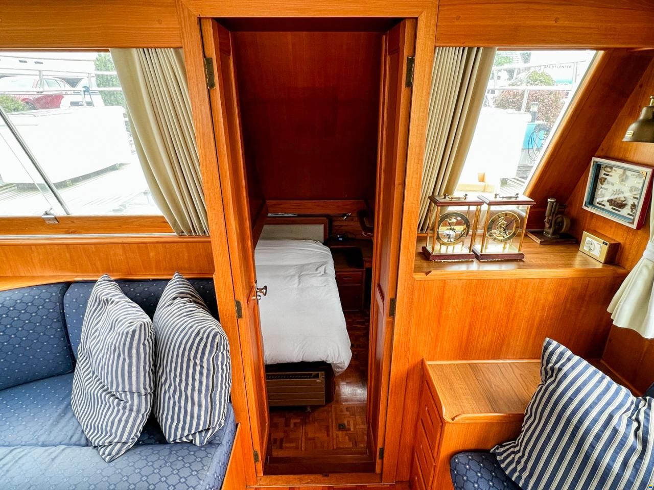 American Marine 42 Motoryacht