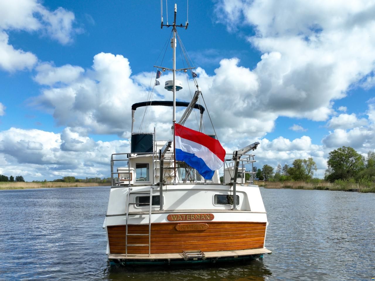 American Marine 42 Motoryacht