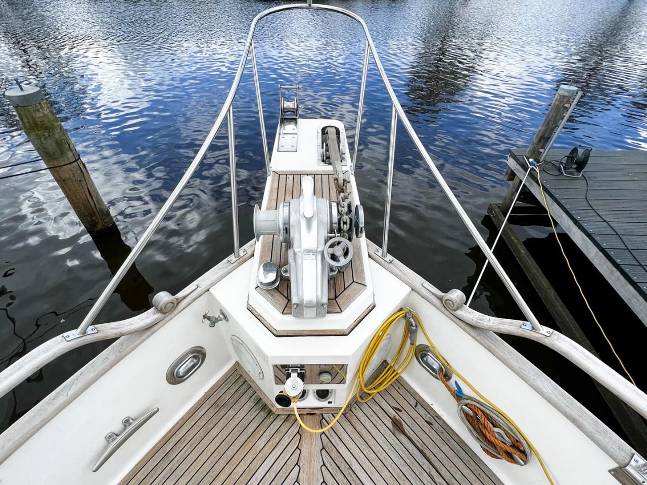 American Marine 42 Motoryacht