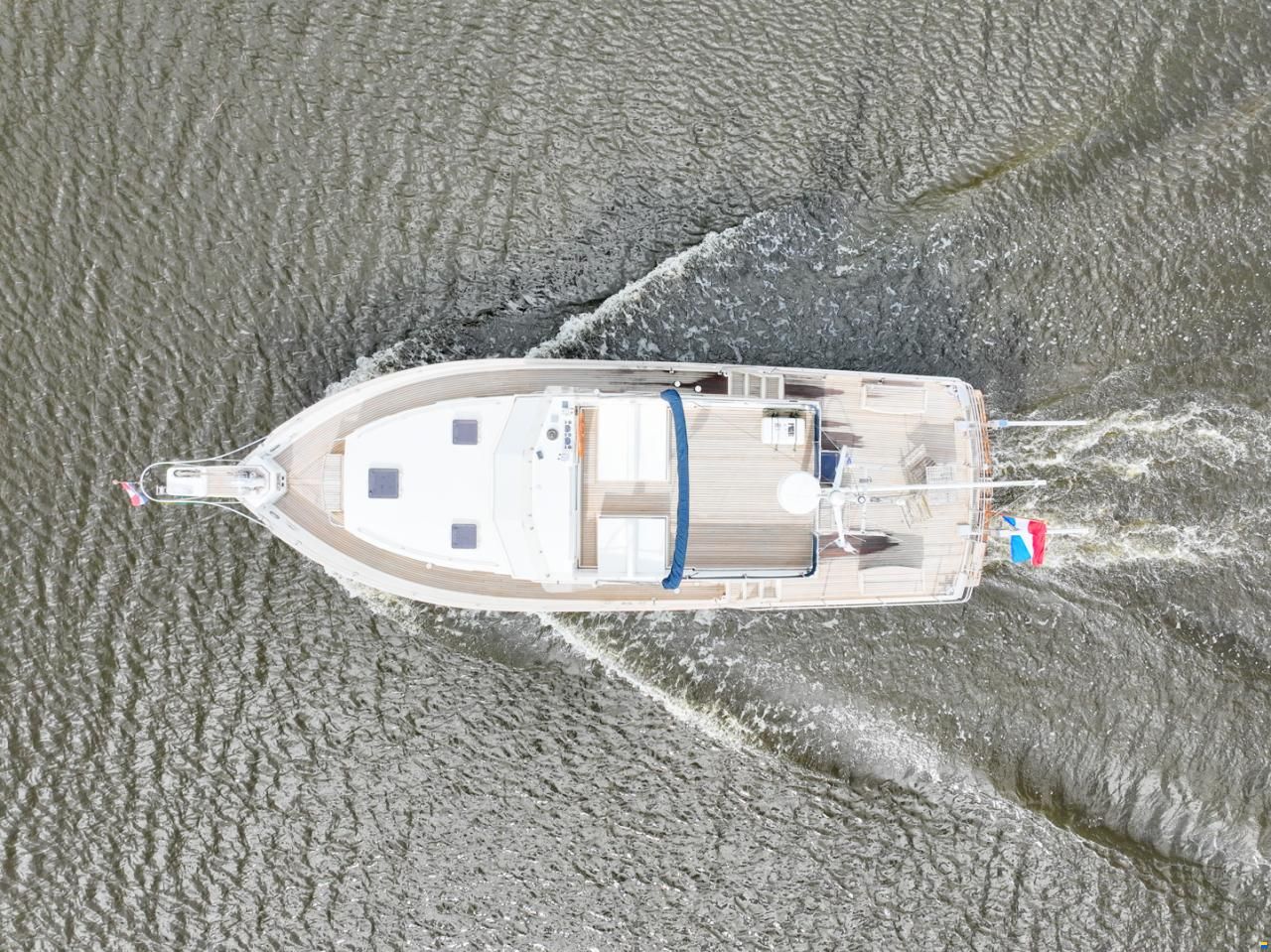 American Marine 42 Motoryacht