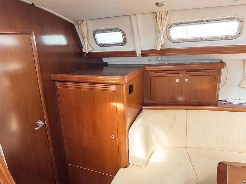 Beneteau Oceanis 523