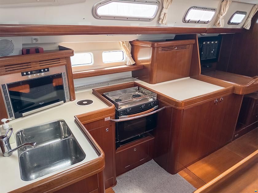 Beneteau Oceanis 523