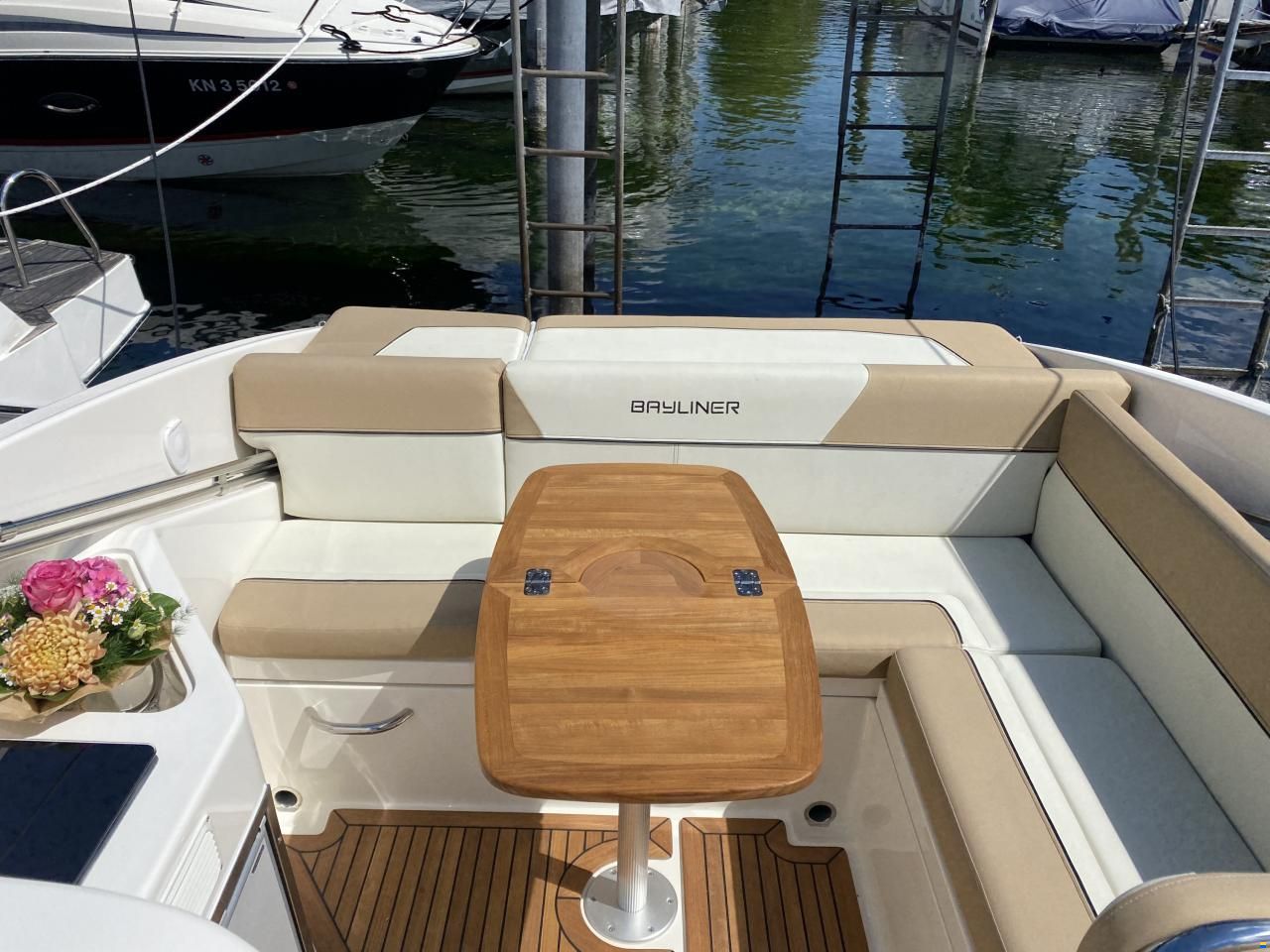 Bayliner 742R
