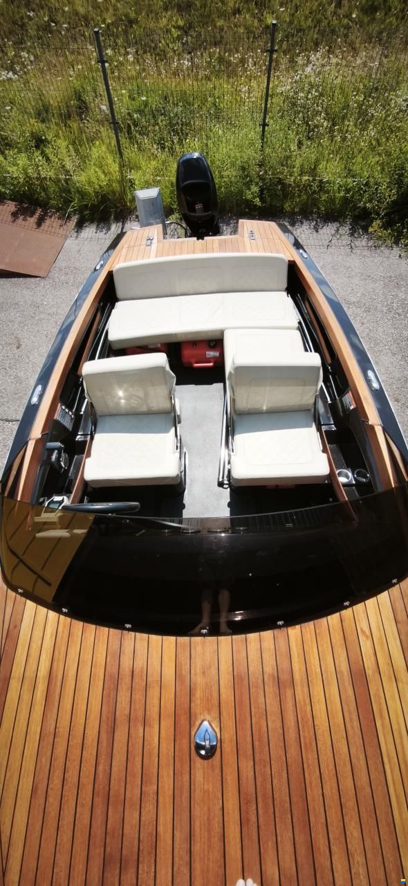 VTS Boats Flying Shark 5.7 Classic