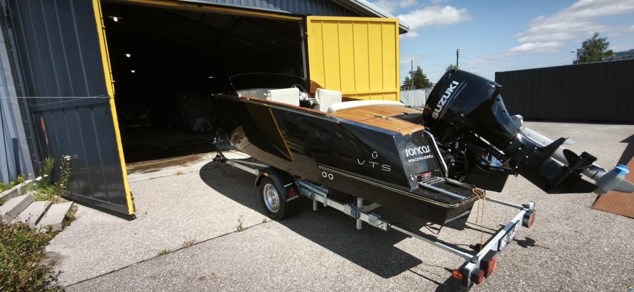 VTS Boats Flying Shark 5.7 Classic