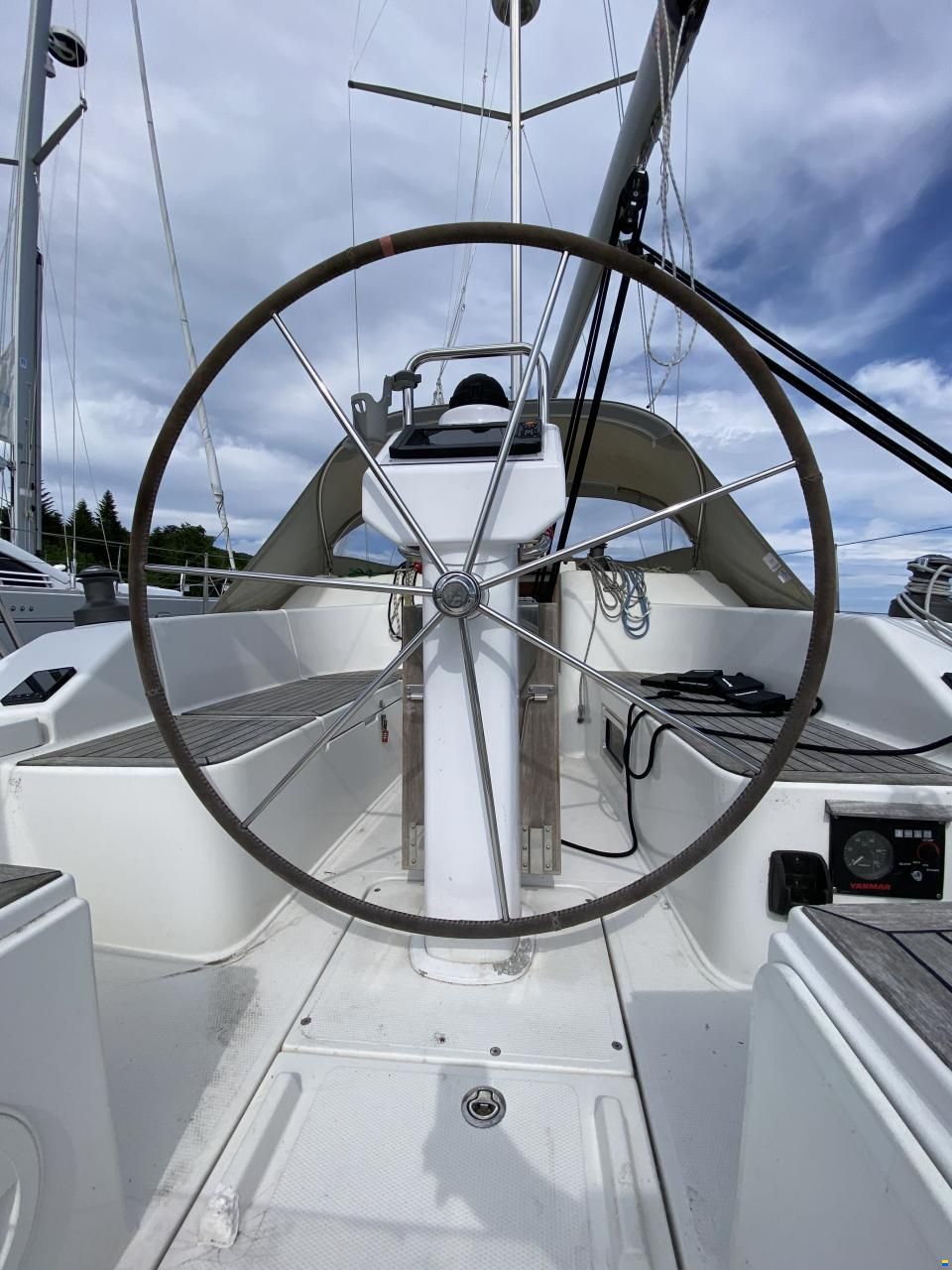 Hanse 320