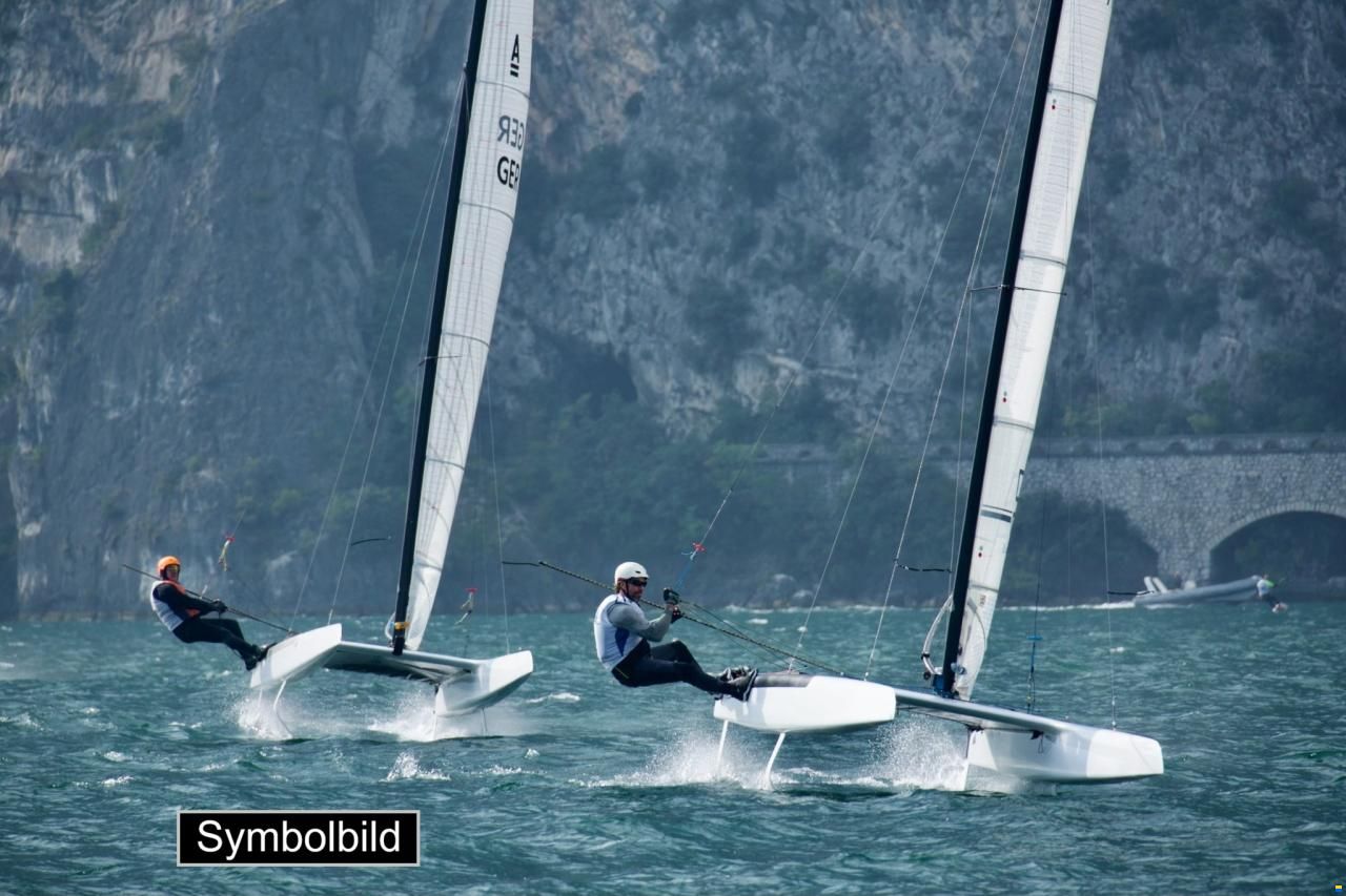 Scheurer A-Cat G7 foiling