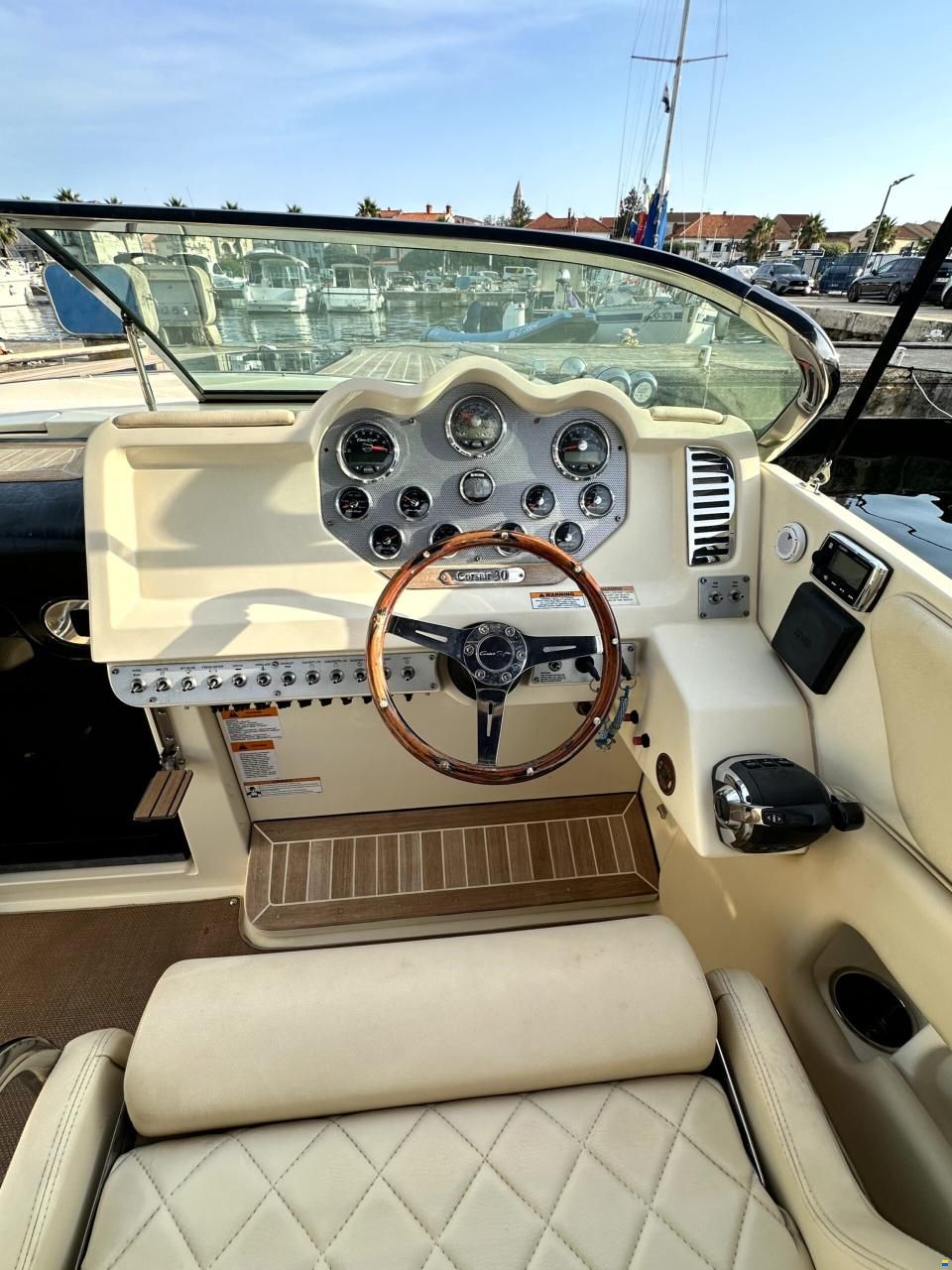 Chris Craft Corsair 30