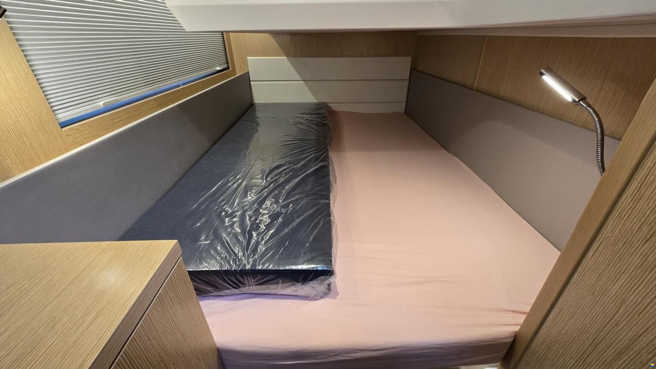 Sealine C390