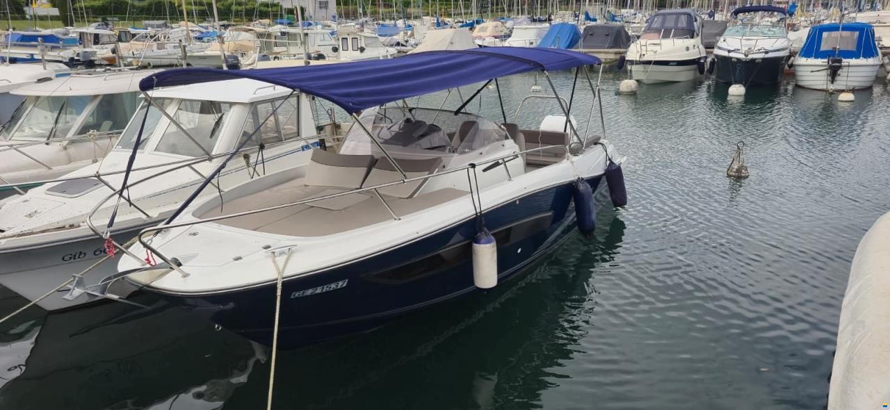 Jeanneau Cap Camarat 7.5 WA 300 CV