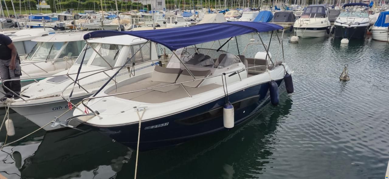 Jeanneau Cap Camarat 7.5 WA 300 CV