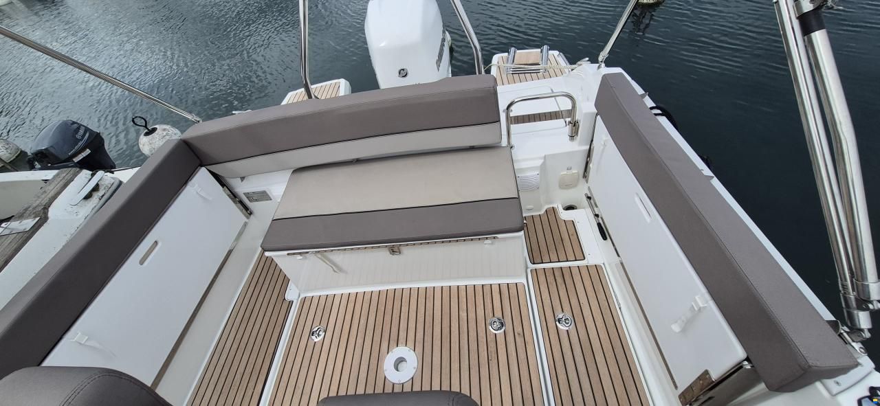 Jeanneau Cap Camarat 7.5 WA 300 CV
