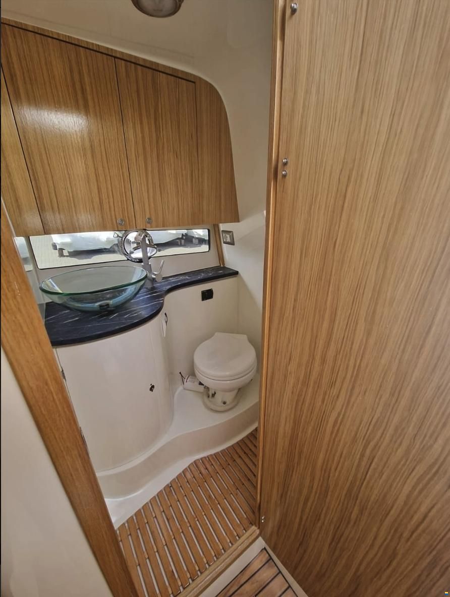 Manara 29 Cabin