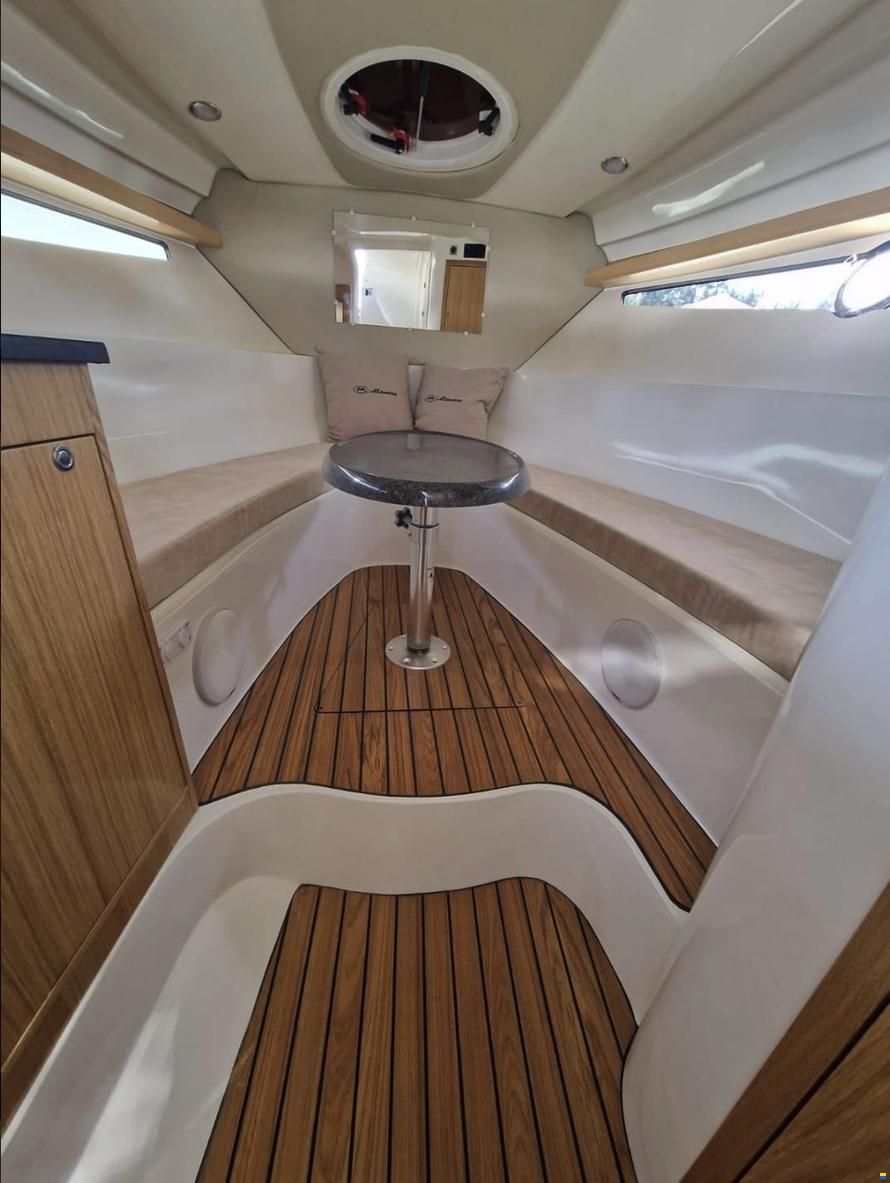Manara 29 Cabin