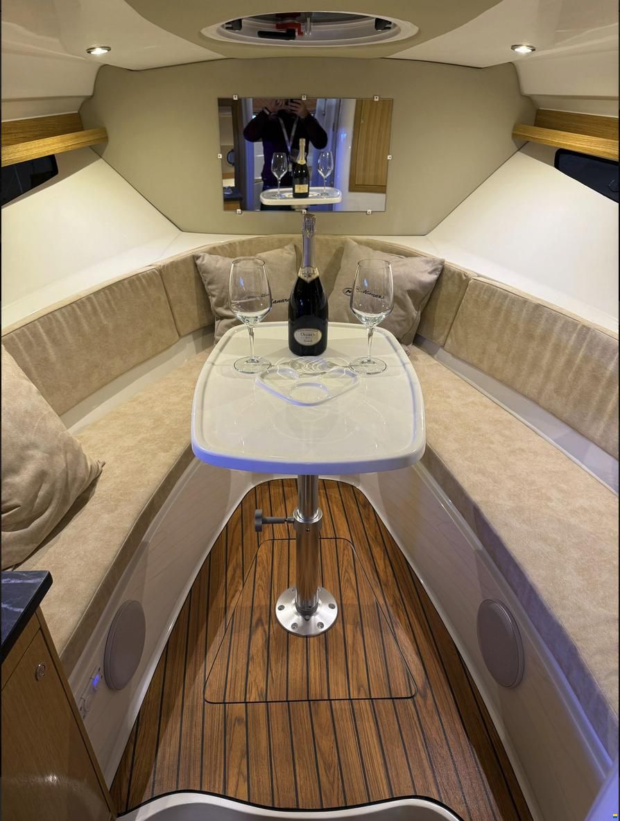 Manara 29 Cabin