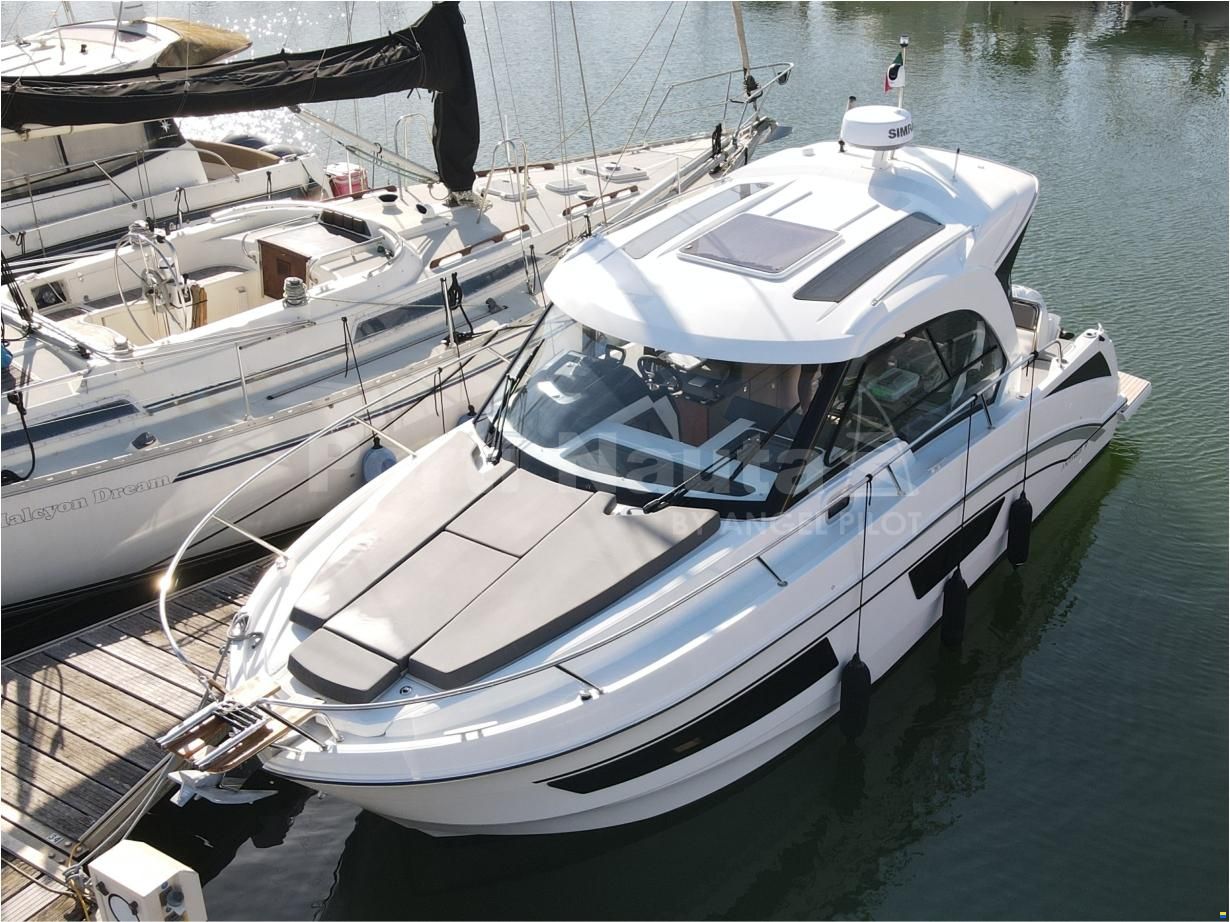 Beneteau Antares 9 OB