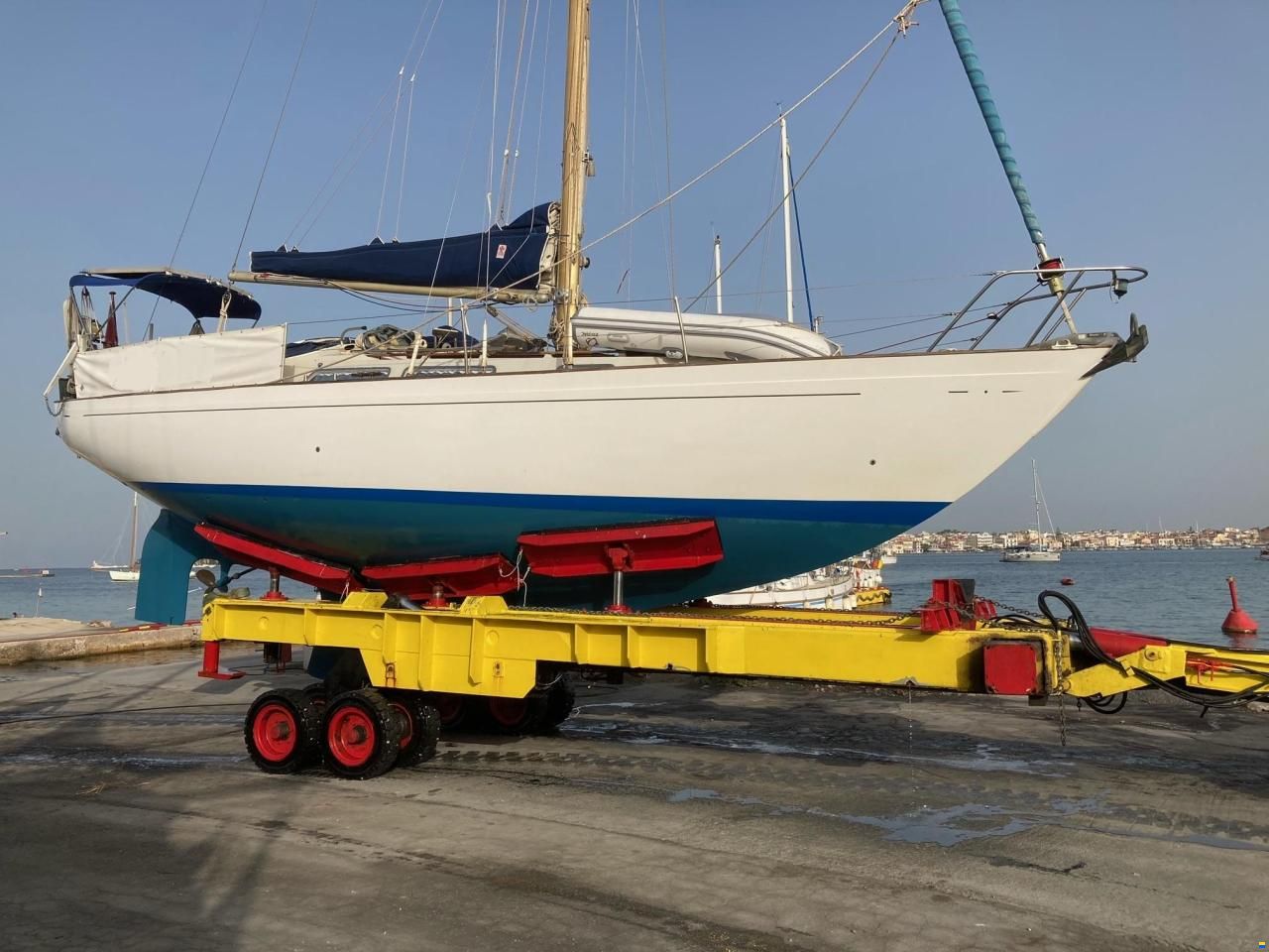 Camper & Nicholsons 35