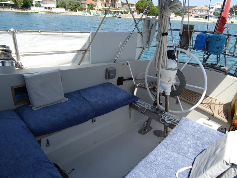 Camper & Nicholsons 35