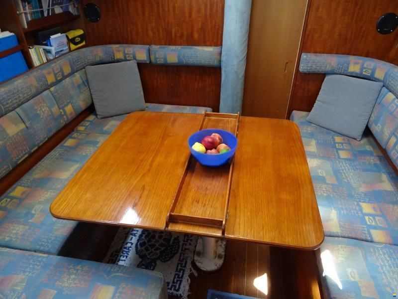 Camper & Nicholsons 35