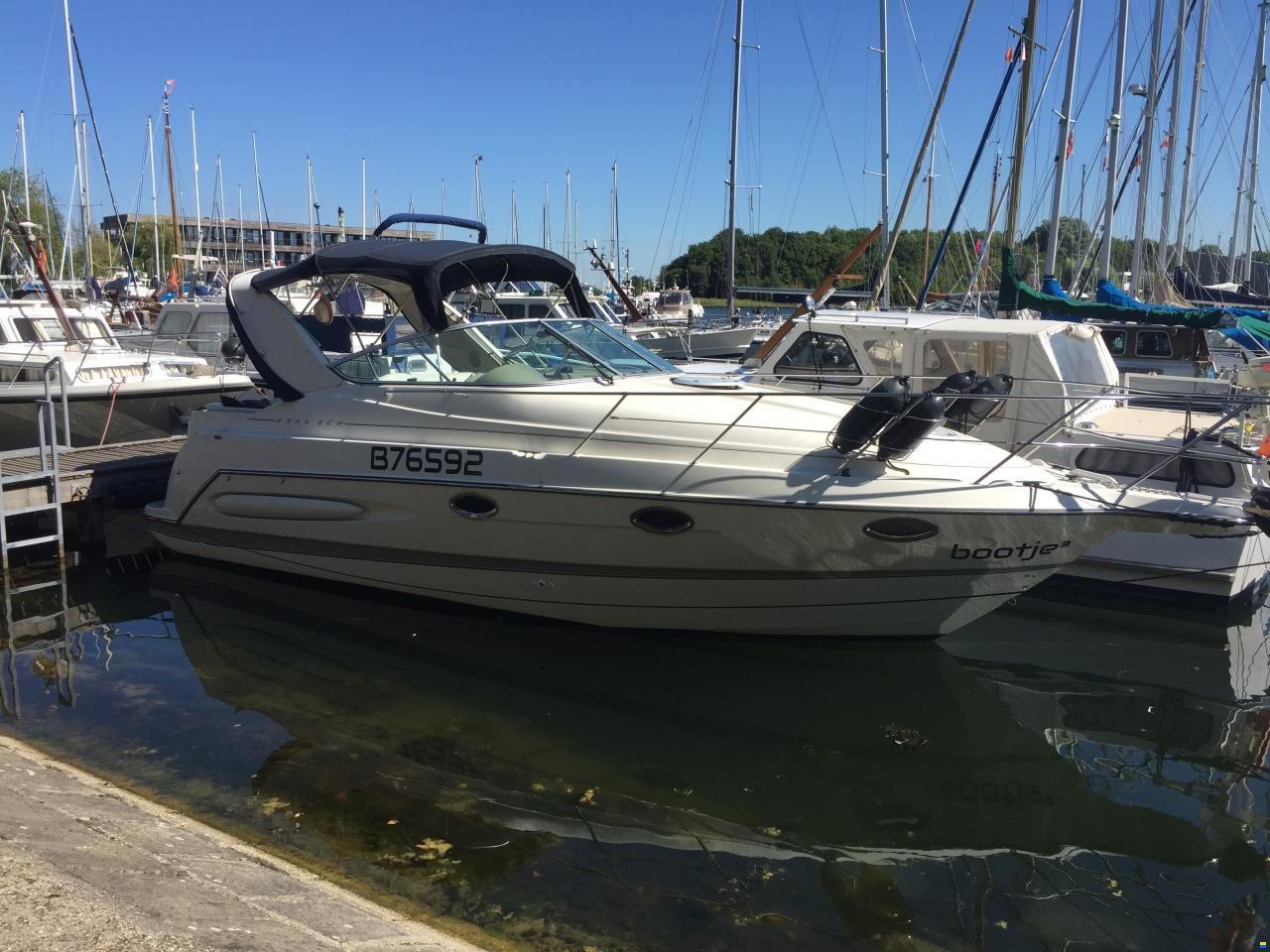 Maxum 2800 SCR
