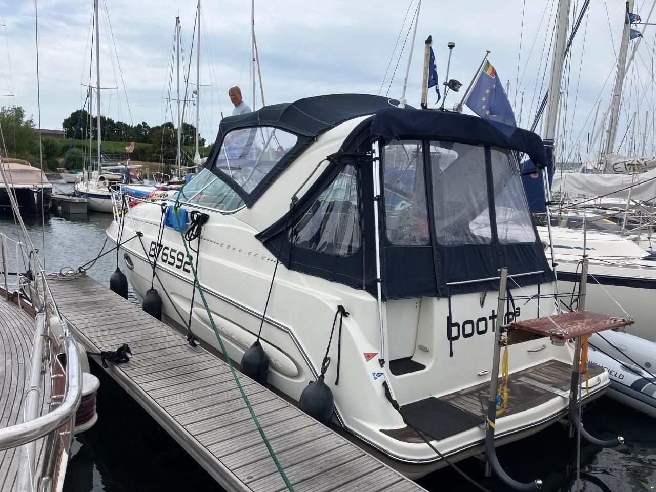 Maxum 2800 SCR