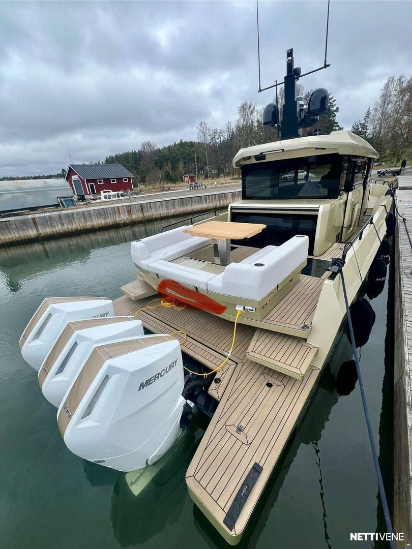 XO Boats 44 EXPLR