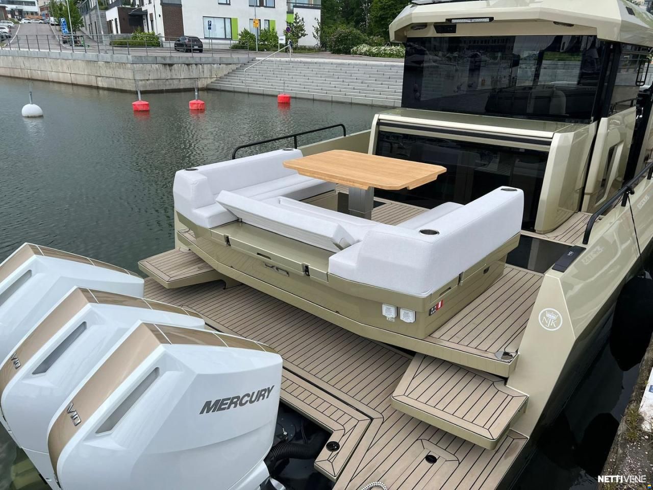 XO Boats 44 EXPLR