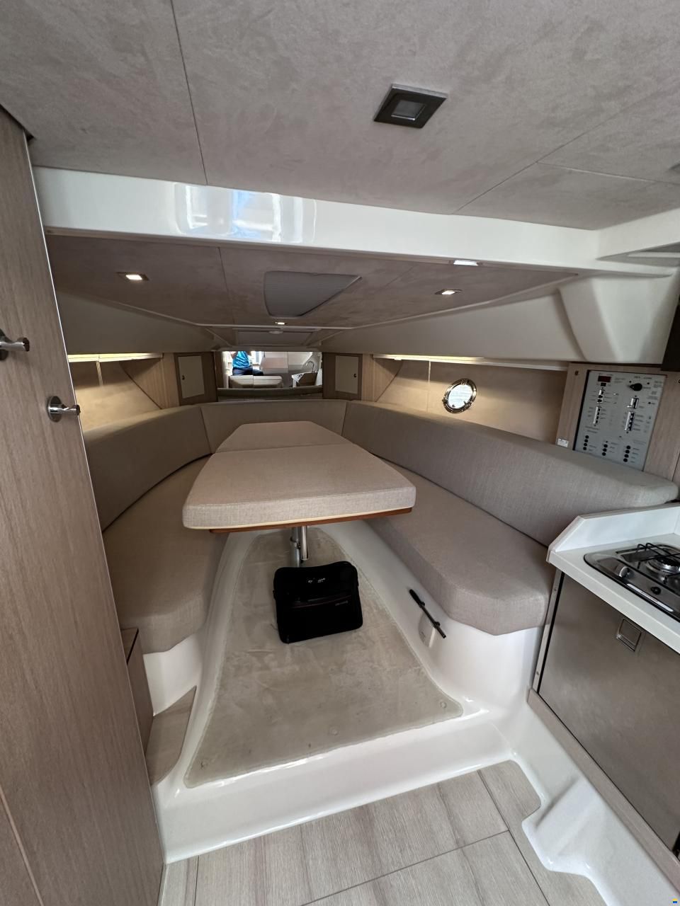 Cranchi Endurance 33