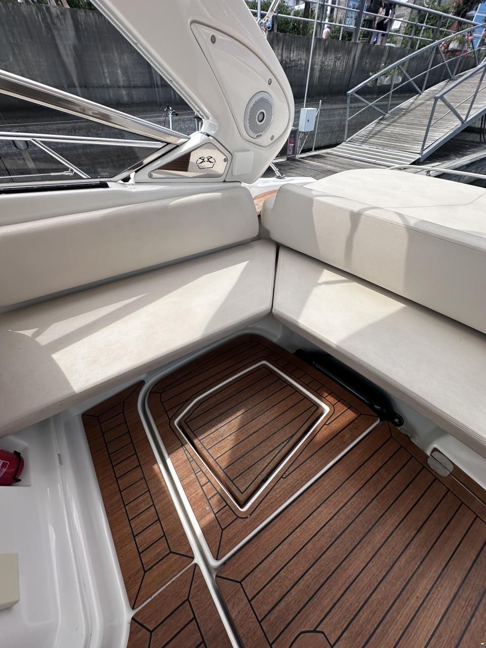 Cranchi Endurance 33