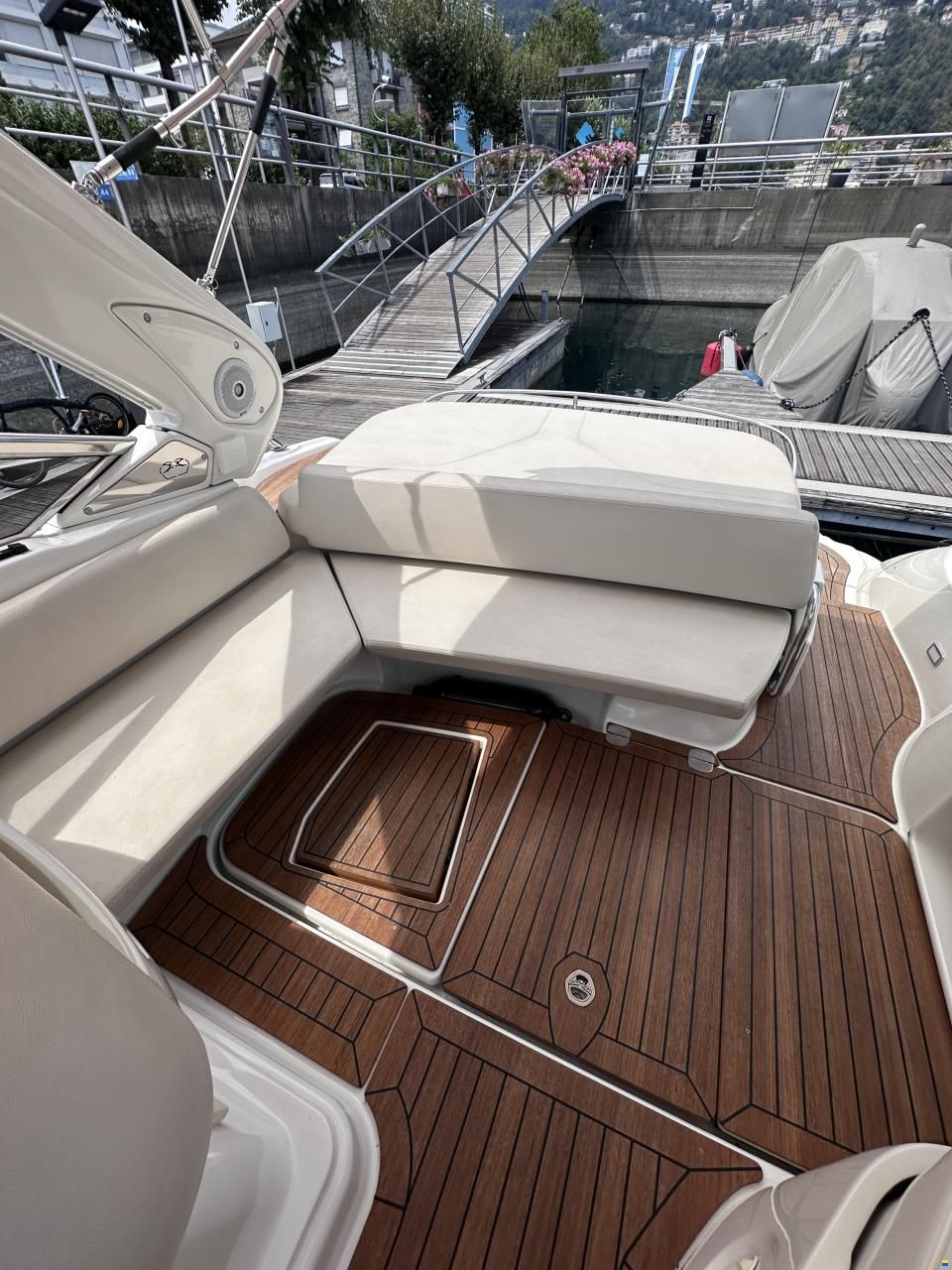 Cranchi Endurance 33