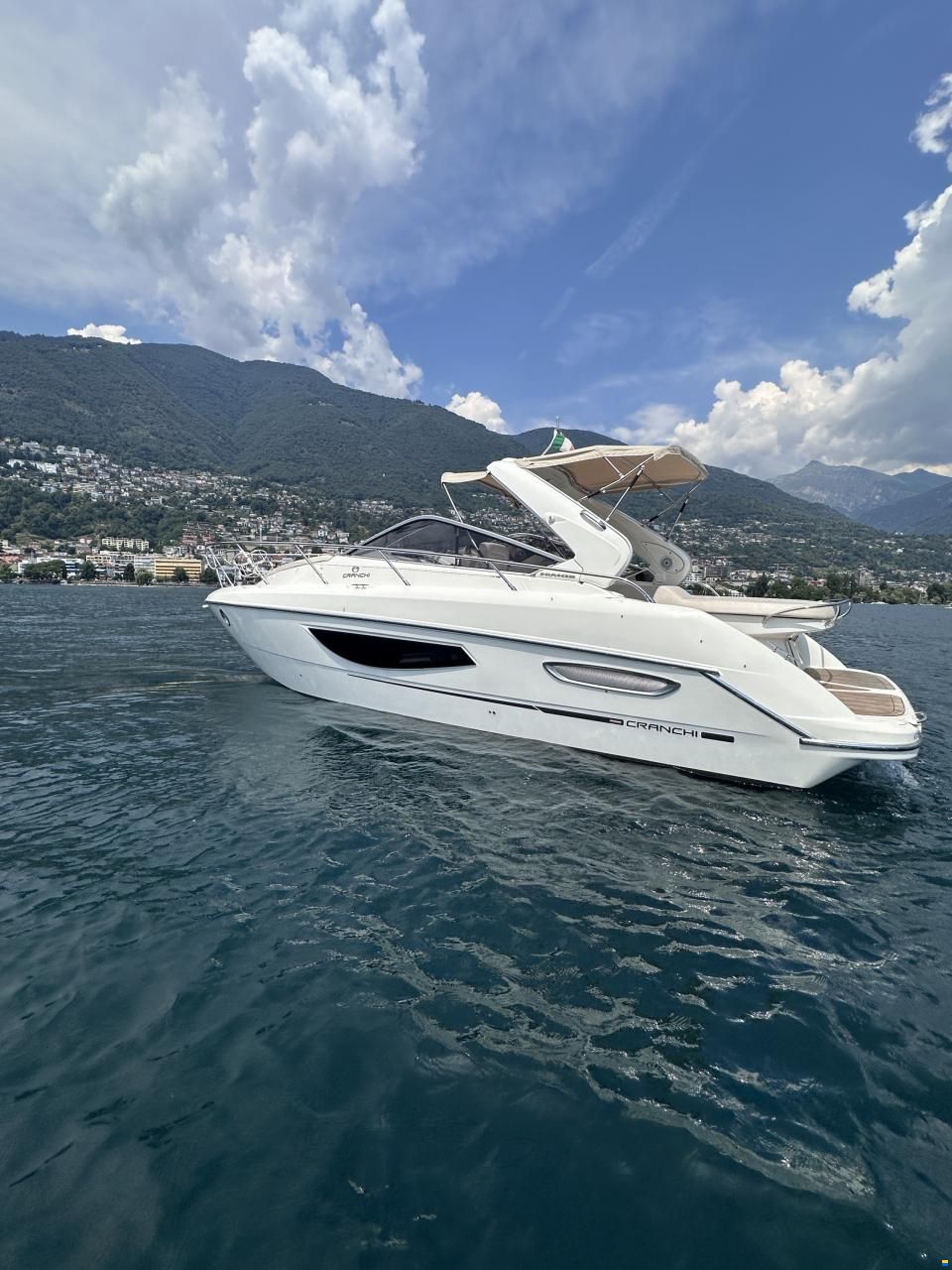 Cranchi Endurance 33