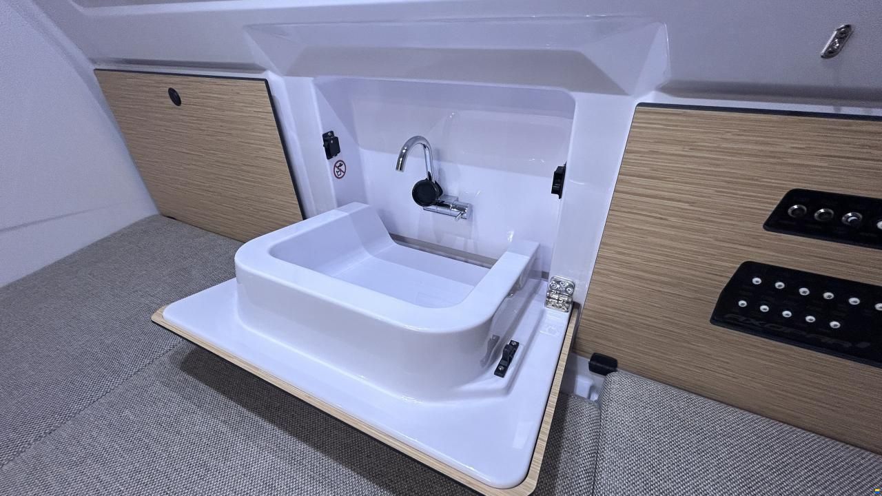 Axopar Yachts 29 Sun Top